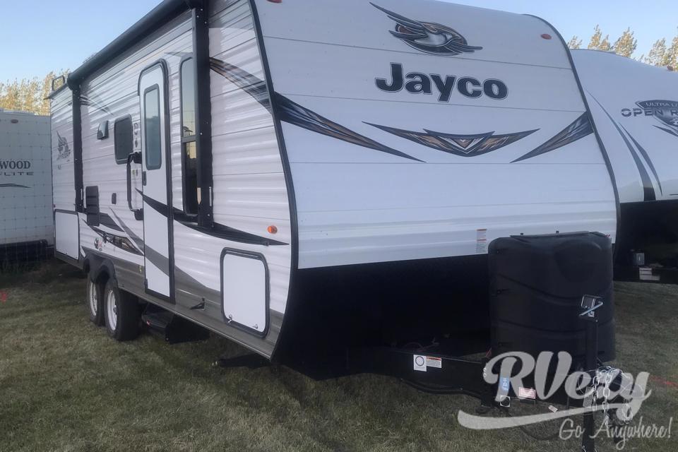Brand New Jayco JayFlight! Double Bunk Beds and Outdoor Kitchen! RVezy